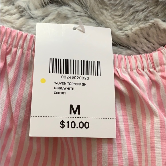 Off the shoulder woven top - Picture 2 of 3